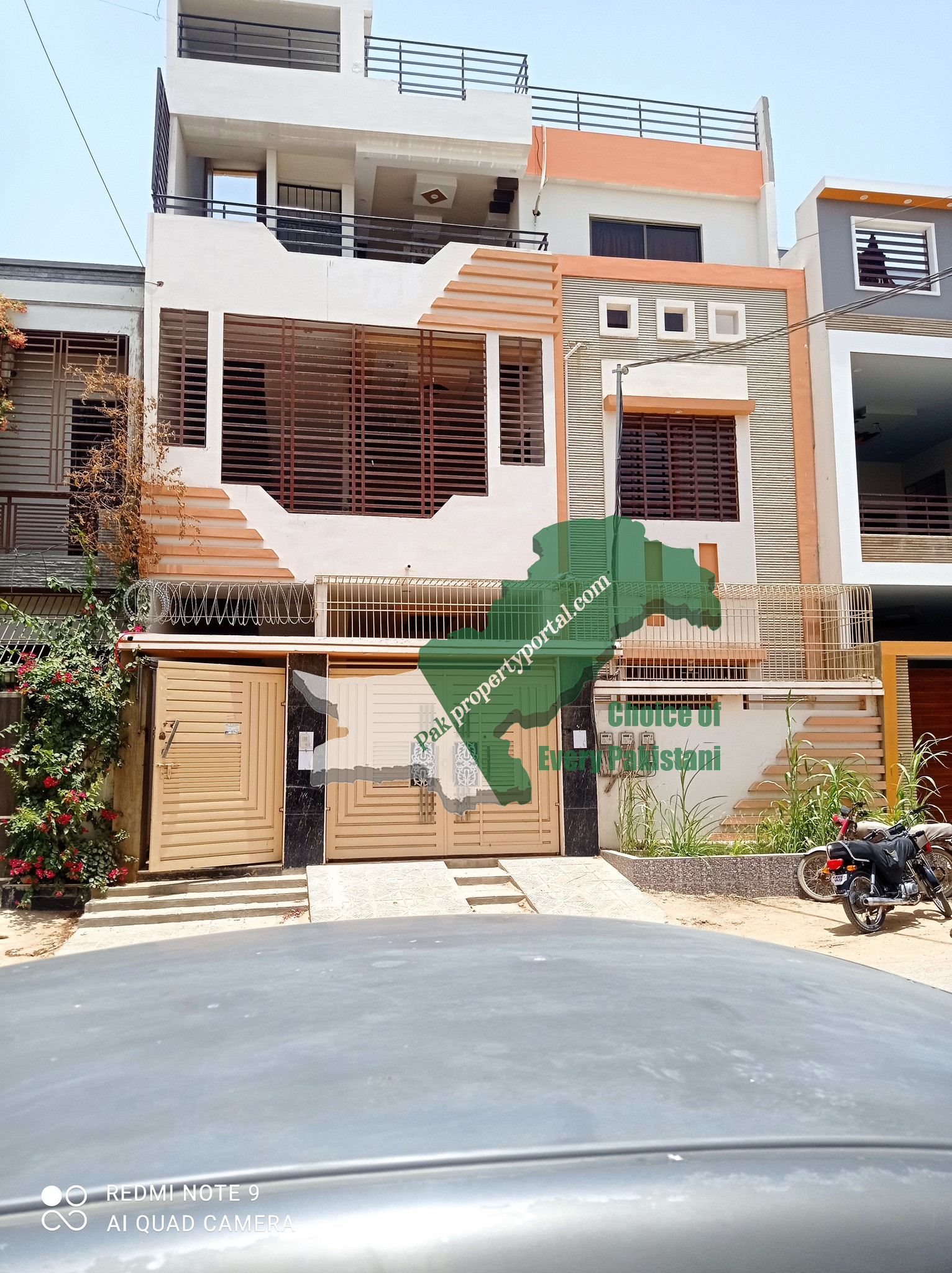 2700 sq ft  leased portion for sale at gulistane johar block 12 Karachi