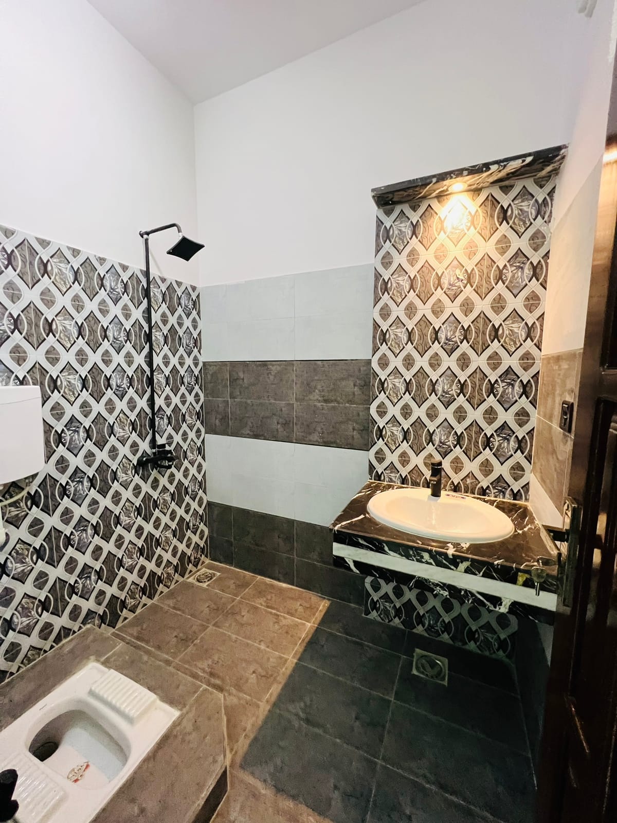 120 Sqyds Brand New House For Sale in Block 05 Saadi Town Karachi