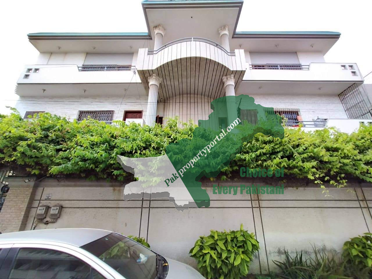 550 Sqaure Yards Banglow for Sale in Block 7, Gulshan-e-Iqbal Karachi