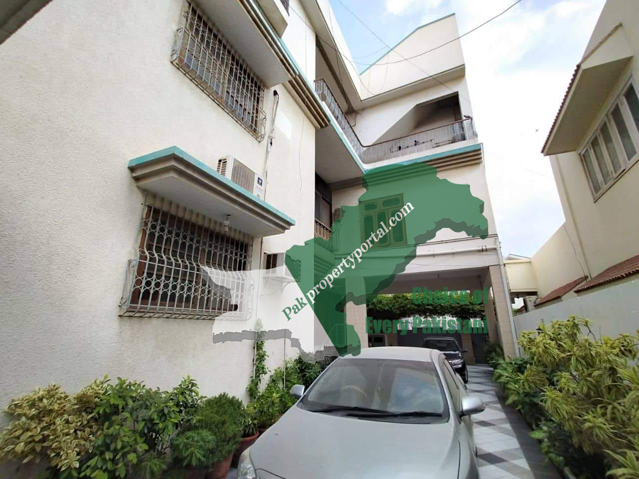 550 Sqaure Yards Banglow for Sale in Block 7, Gulshan-e-Iqbal Karachi