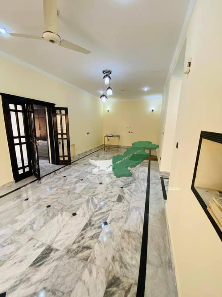 10Marla slightly Used House For Sale in Bahria Town Lahore