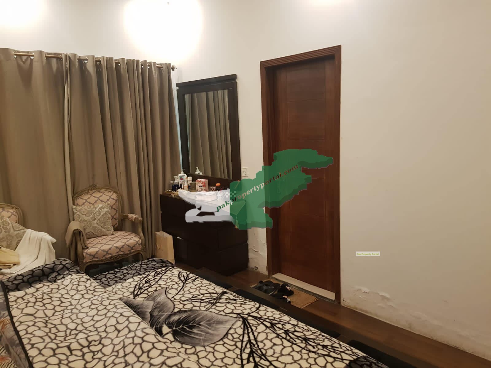 10 Marla  House Fo Sale  Bahria Town Lahore