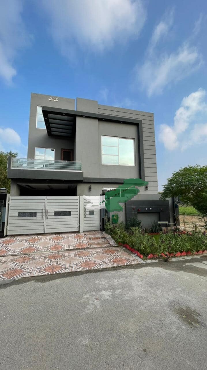6 Marla Double story Beautiful House For Sale in Bahria Town Lahore Sector D