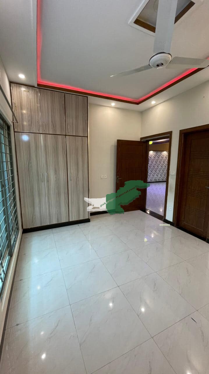 6 Marla Double story Beautiful House For Sale in Bahria Town Lahore Sector D