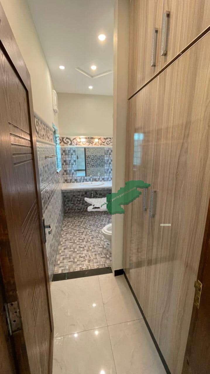 6 Marla Double story Beautiful House For Sale in Bahria Town Lahore Sector D
