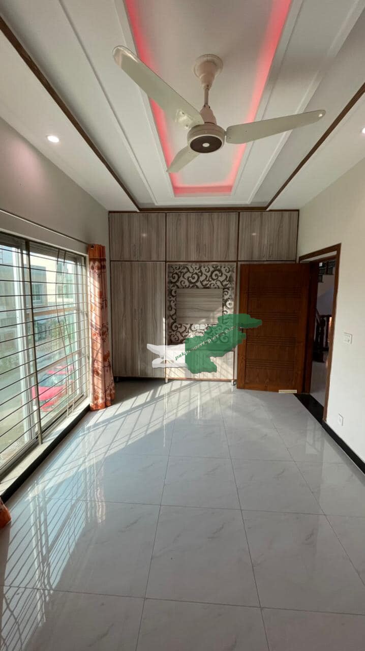 6 Marla Double story Beautiful House For Sale in Bahria Town Lahore Sector D