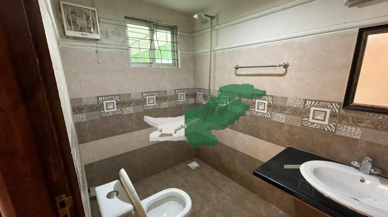 6 Marla Double story Beautiful House For Sale in Bahria Town Lahore Sector D