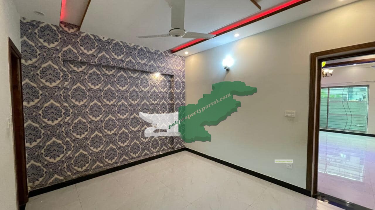 6 Marla Double story Beautiful House For Sale in Bahria Town Lahore Sector D