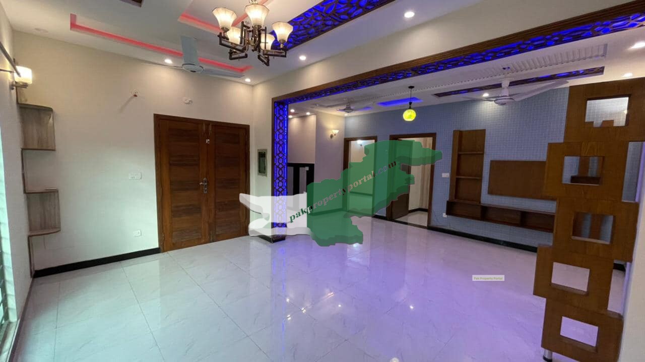 6 Marla Double story Beautiful House For Sale in Bahria Town Lahore Sector D