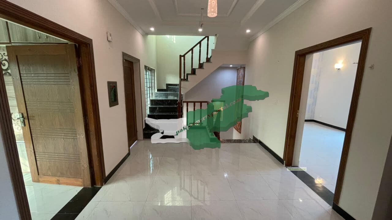 6 Marla Double story Beautiful House For Sale in Bahria Town Lahore Sector D