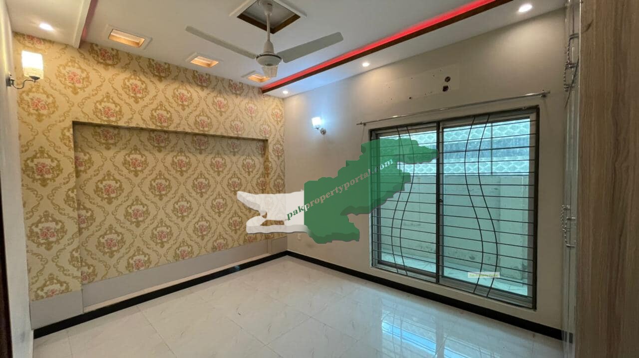 6 Marla Double story Beautiful House For Sale in Bahria Town Lahore Sector D