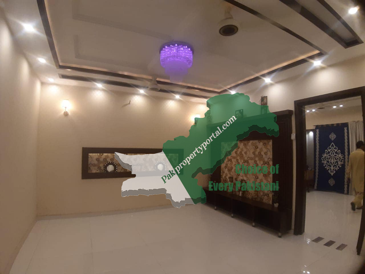 10Marla Lavish Upper Portion Available For Rent in bahria Town, Hussain Ext , Sector C Lahore