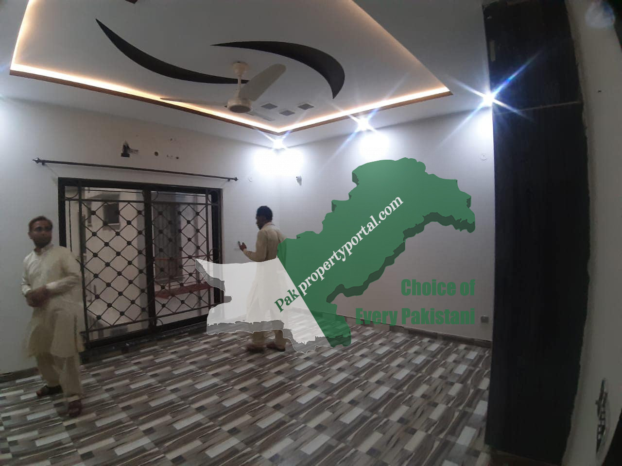 10Marla Lavish Upper Portion Available For Rent in bahria Town, Overseas B, Sector D Lahore