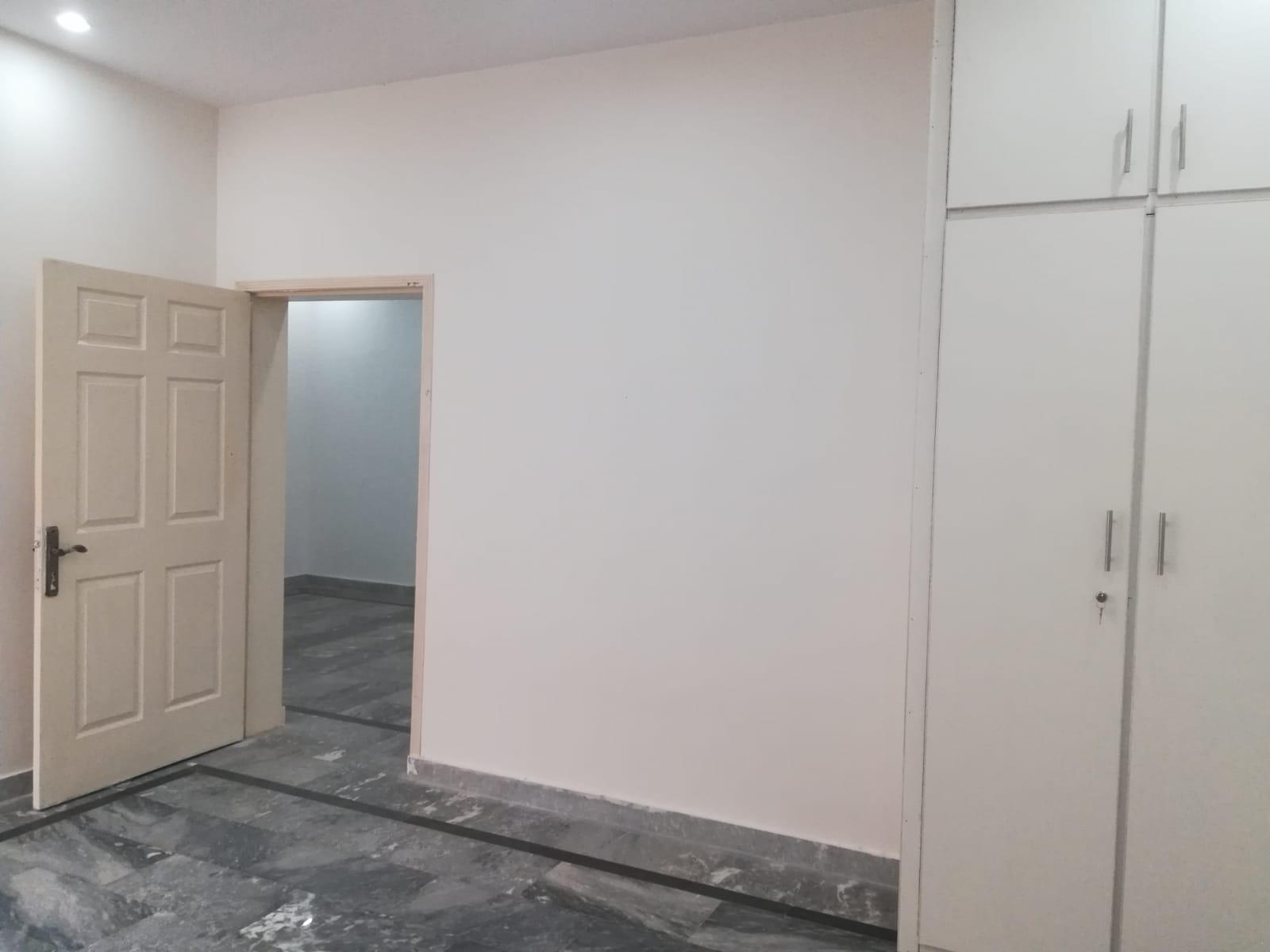 5-Marla Upper Portion For Rent In Dream Gardens Phase 1 Defence Road Lahore