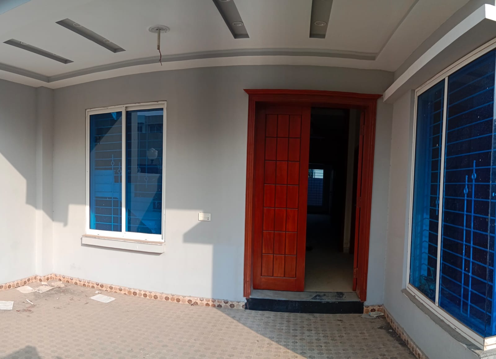 8-marla house available for Rent in Dream Gardens Lahore