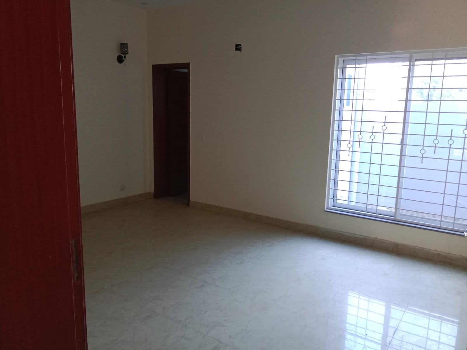 8-marla house available for Rent in Dream Gardens Lahore