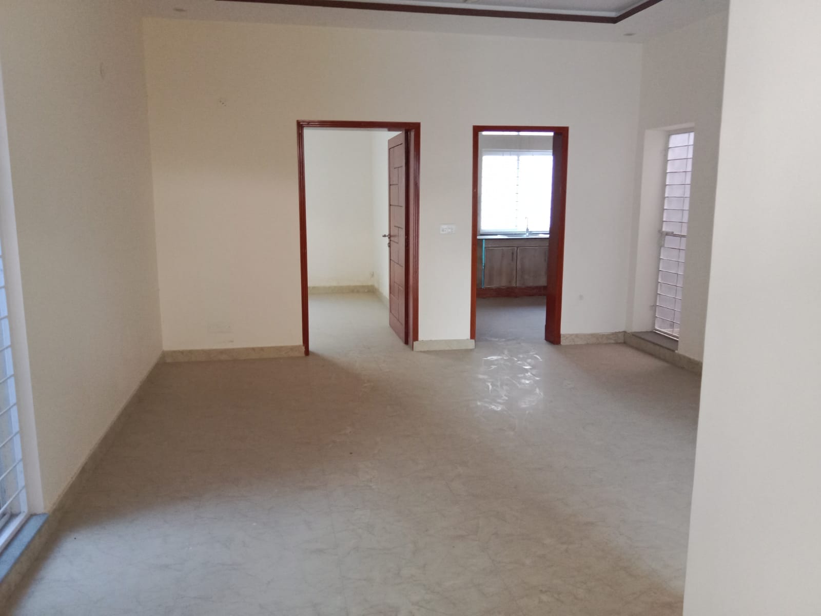 8-marla house available for Rent in Dream Gardens Lahore