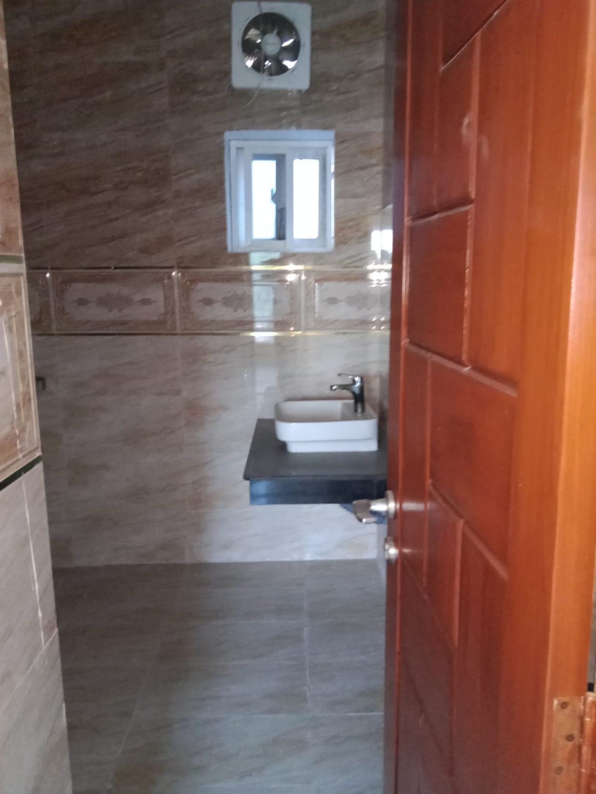 8-marla house available for Rent in Dream Gardens Lahore