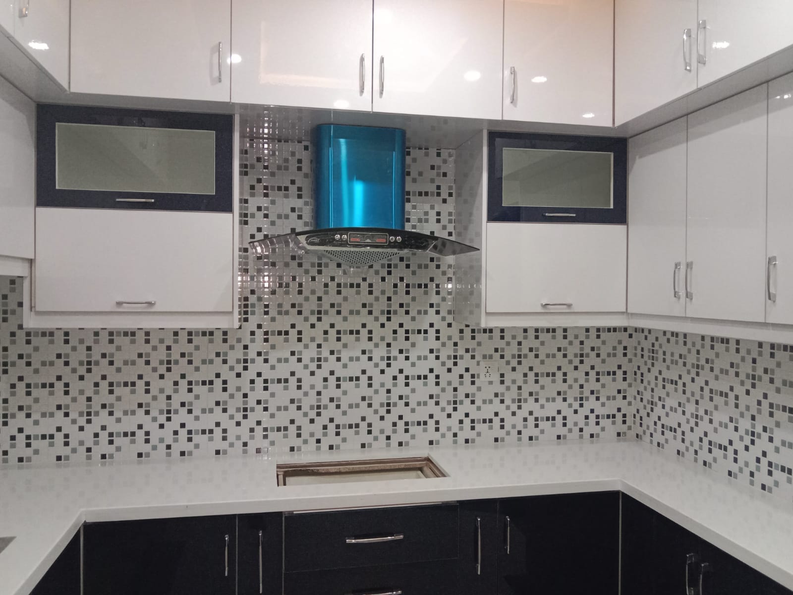 10 Marla Luxurious House For Sale In Dream Gardens Main Defence Road Lahore