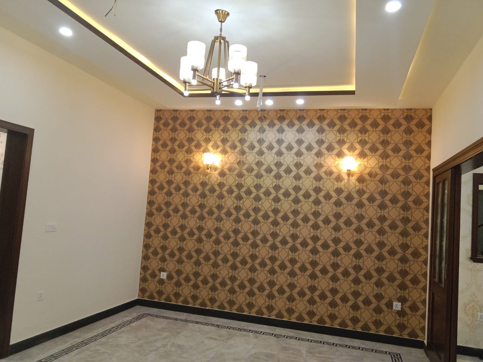 10 Marla Luxurious House For Sale In Dream Gardens Main Defence Road Lahore