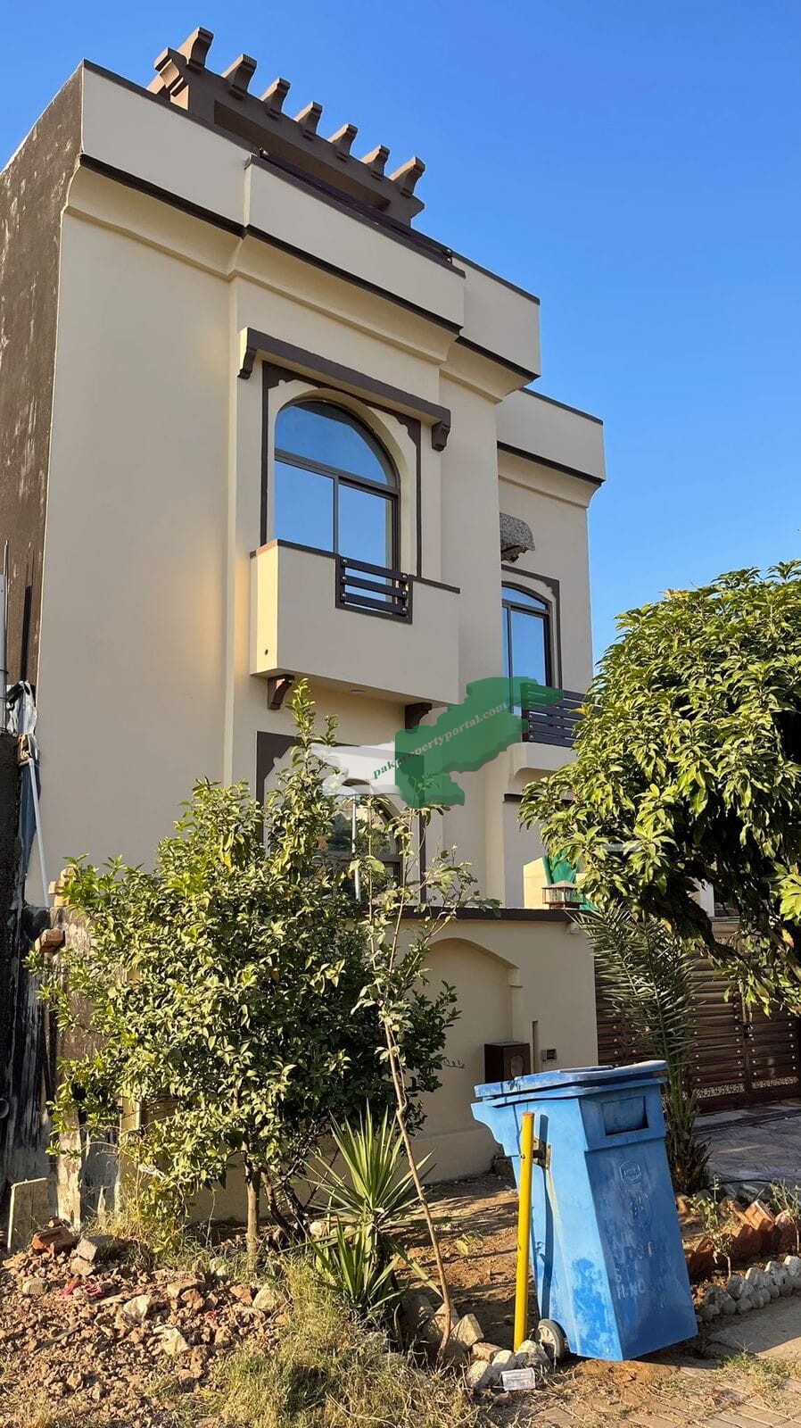 5 mara House for sale in Rafi block Bahria town phase 8 rawalpindi