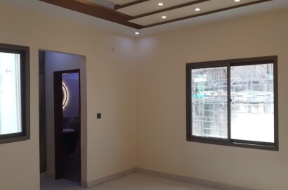 7 Marla  beautiful huge portion at aesthetic location of Main Gulshan e Iqbal block - 1 Karachi