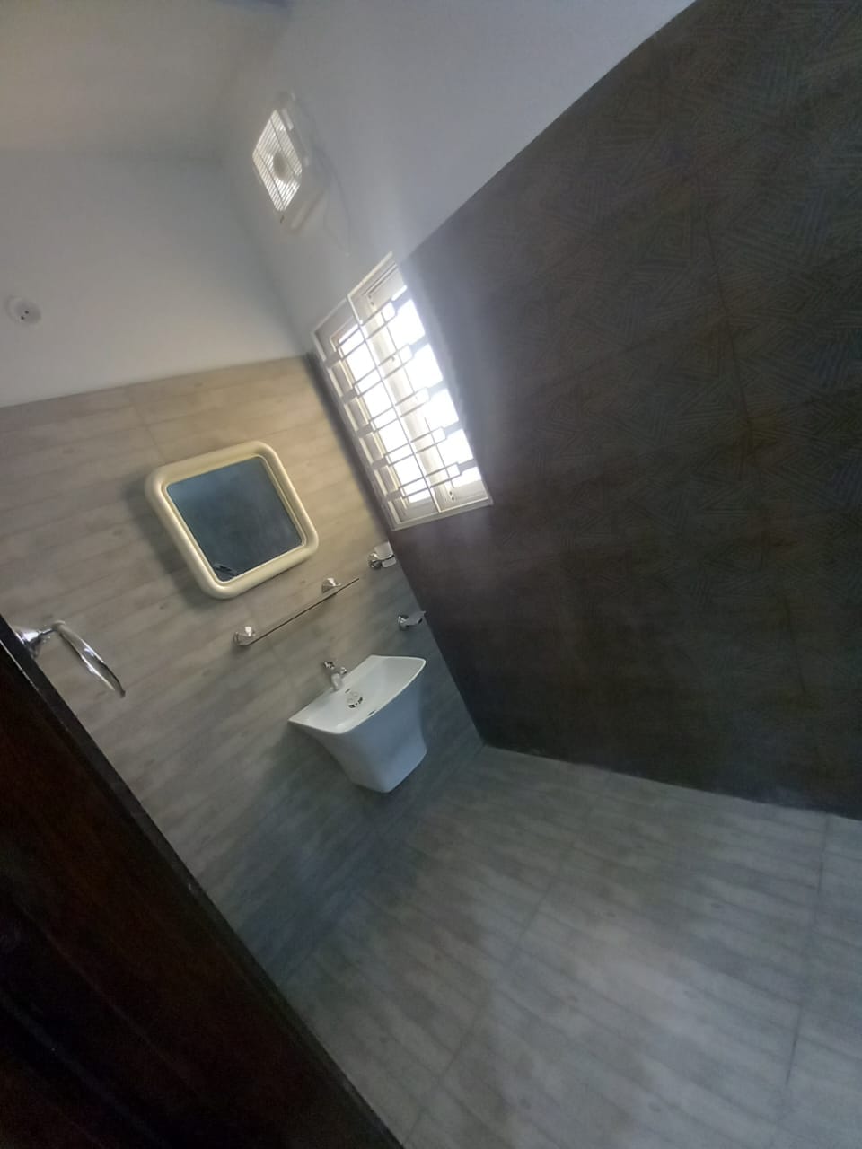 1 Kanal 1st entry upper portion available for rent in Canal Garden Lahore