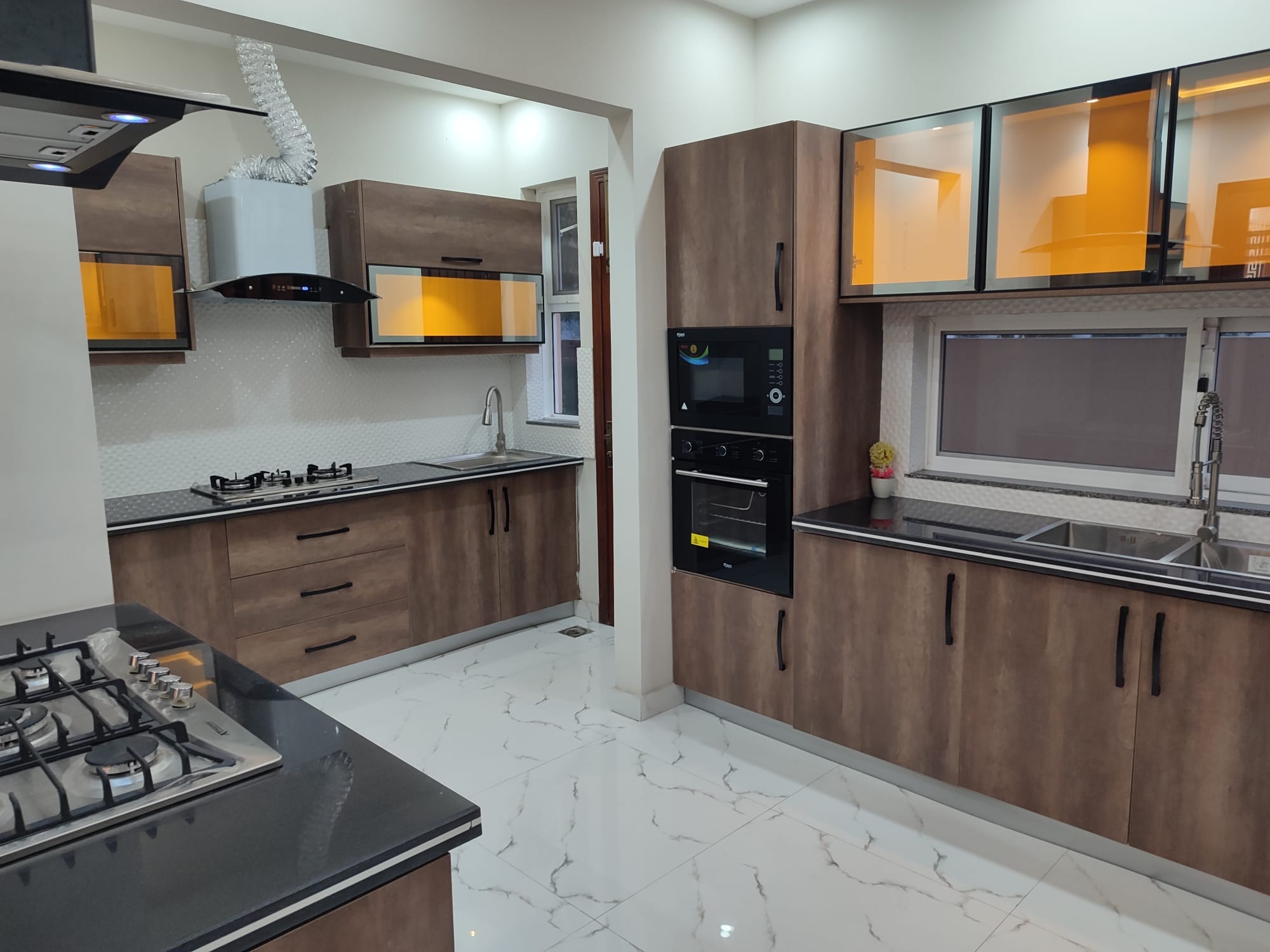 19 Marla full luxury corner house available for Sale in Bahria town Lahore