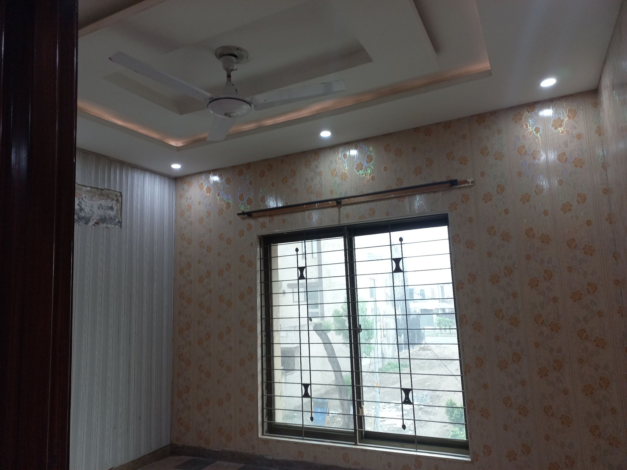 5 Marla upper portion available for rent in Bahria town Lahore