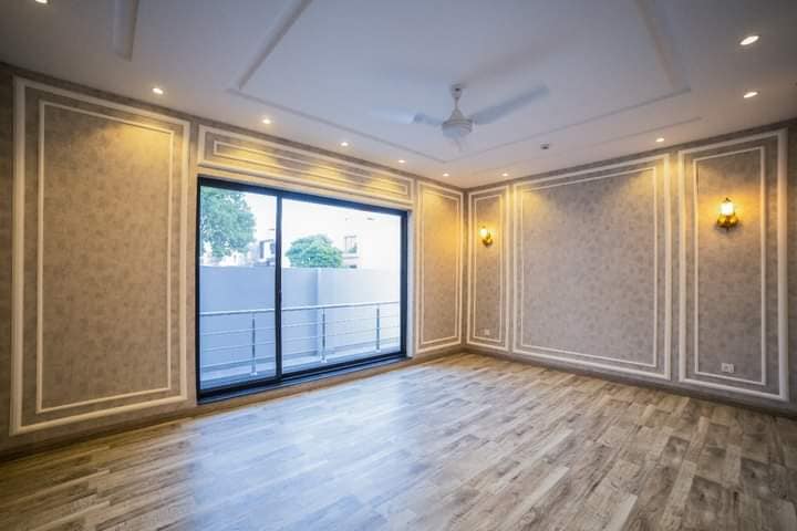 10 Marla Modern House for sale in DHA Lahore