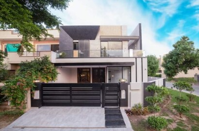 10 Marla Modern House for sale in DHA Lahore