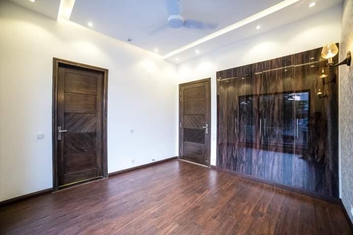 10 Marla Modern House for sale in DHA Lahore