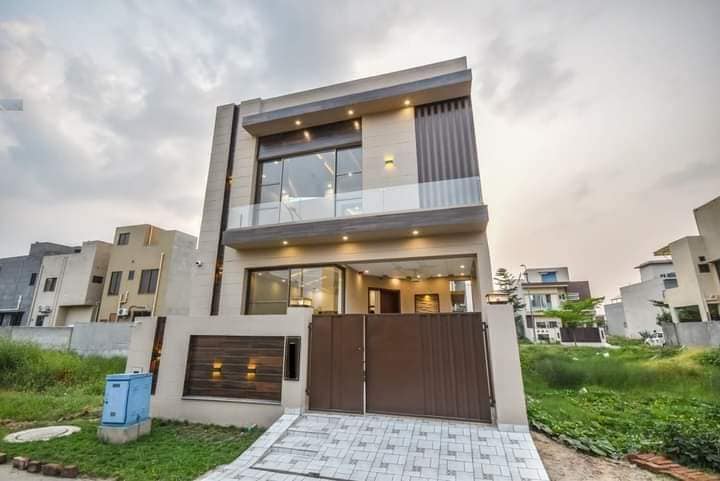 5 Marla brand new house for ale in DHA Lahore