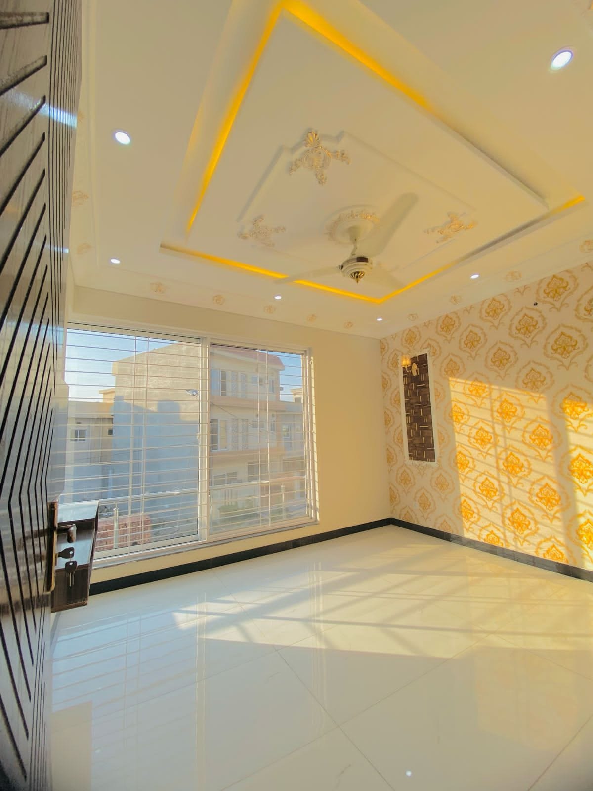 5 Marla Beautiful Modern Design Brand New House For Sale In Central Park Housing Scheme Ferozepur Road Lahore
