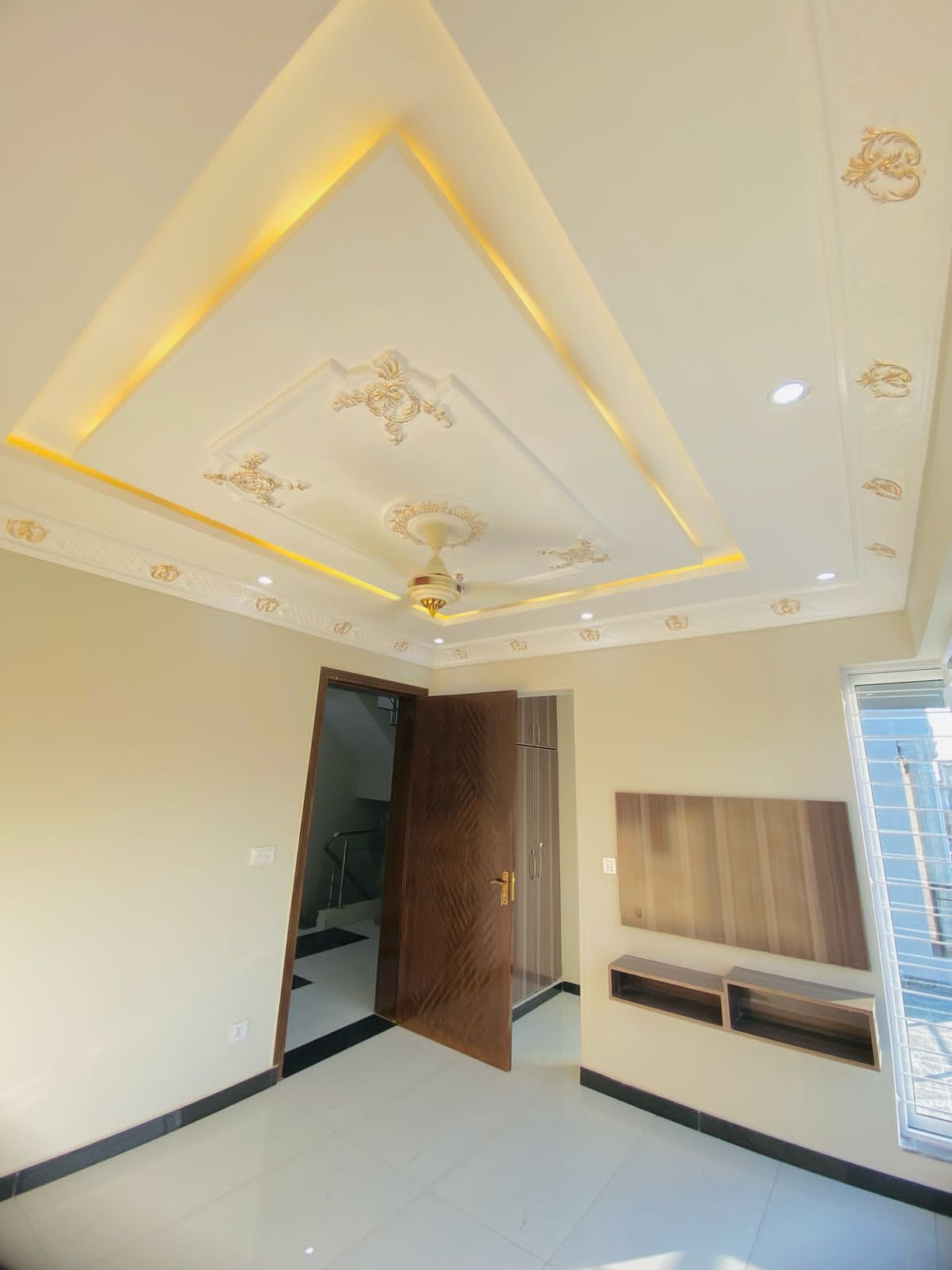 5 Marla Beautiful Modern Design Brand New House For Sale In Central Park Housing Scheme Ferozepur Road Lahore