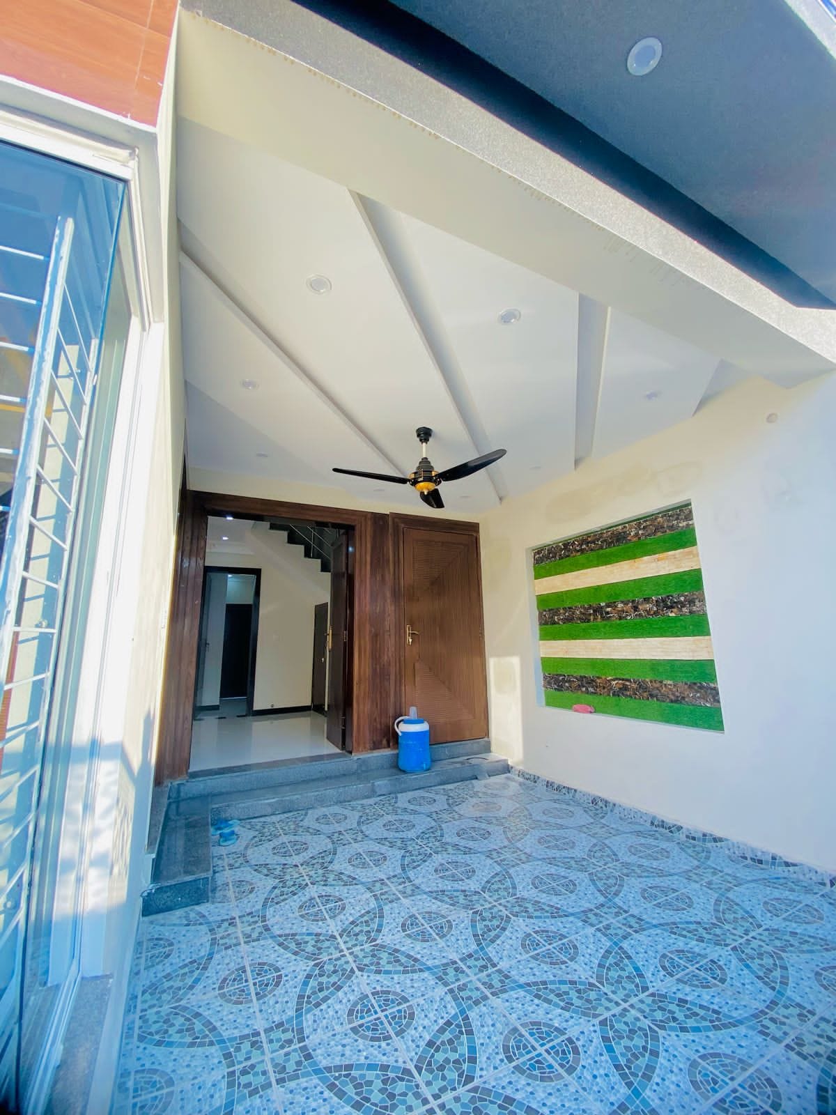 5 Marla Beautiful Modern Design Brand New House For Sale In Central Park Housing Scheme Ferozepur Road Lahore