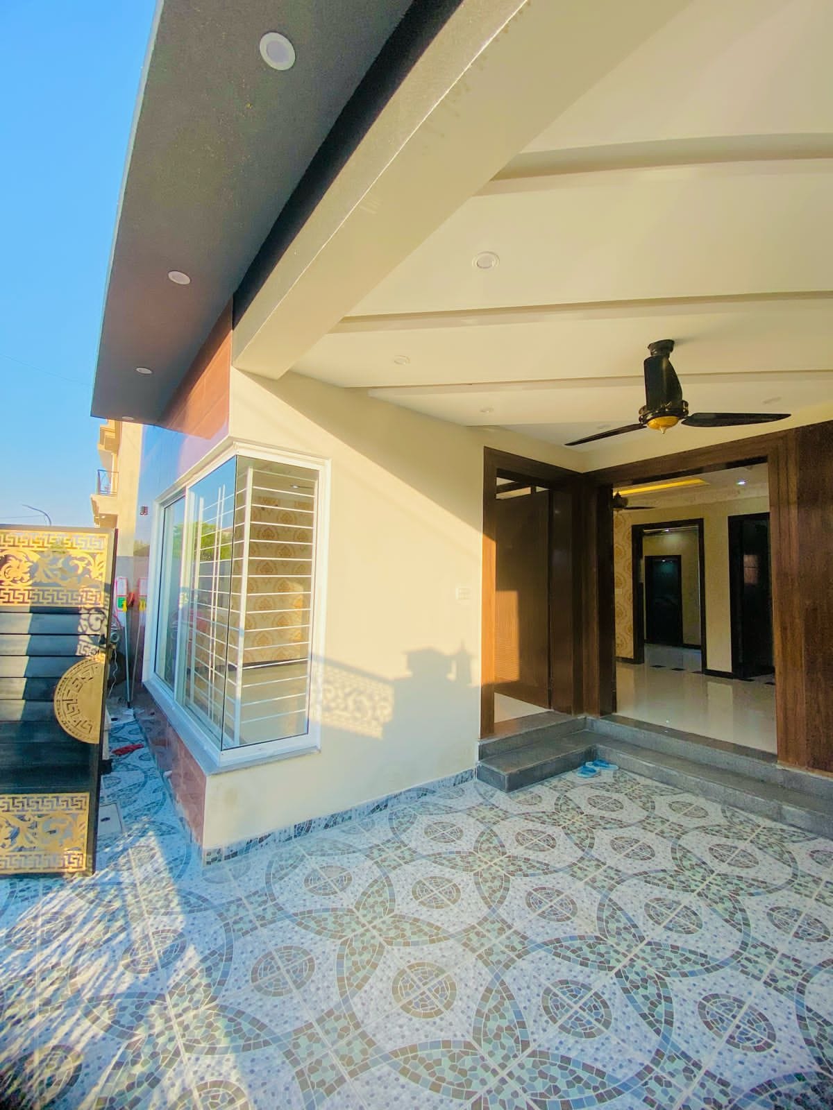 5 Marla Beautiful Modern Design Brand New House For Sale In Central Park Housing Scheme Ferozepur Road Lahore