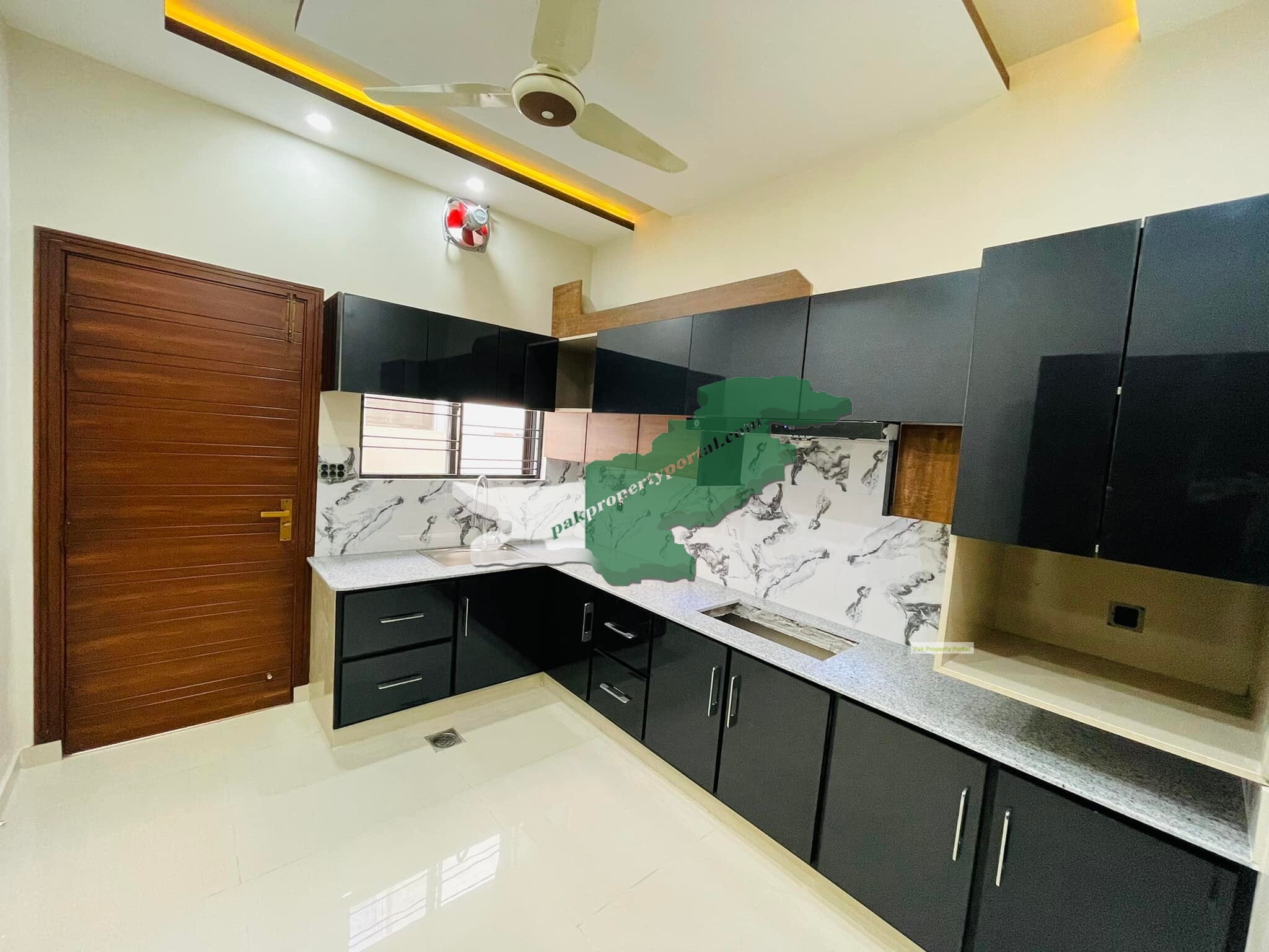 Brand New 10 Marla House located Phase 2, Citi Housing Society Gujranwala.