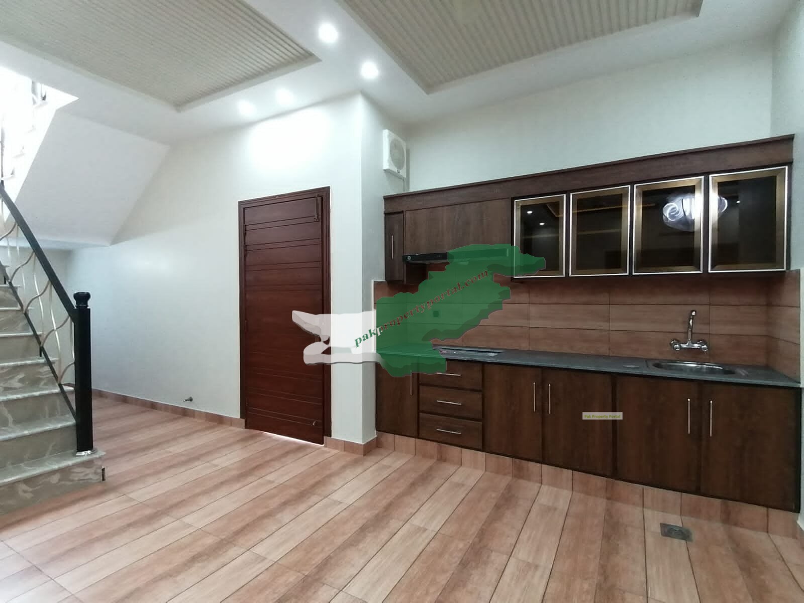 Brand New 10 Marla House located Phase 2, Citi Housing Society Gujranwala.