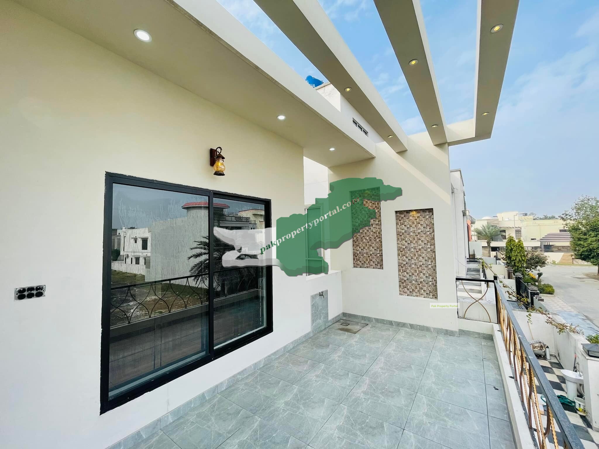 Brand New 10 Marla House located Phase 2, Citi Housing Society Gujranwala.