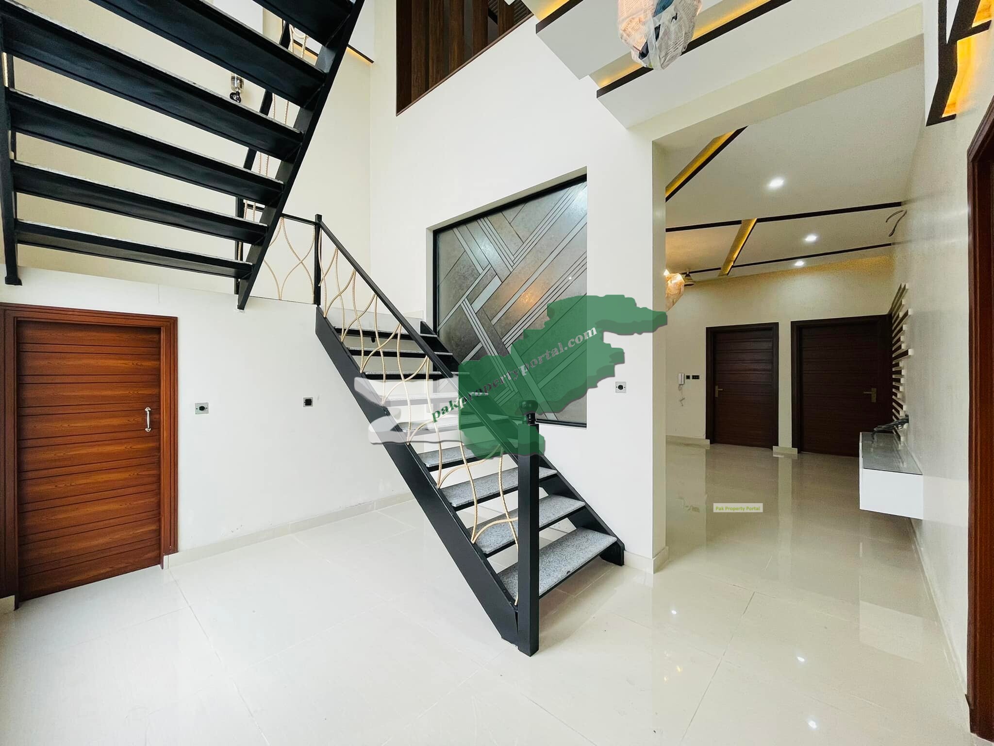 Brand New 10 Marla House located Phase 2, Citi Housing Society Gujranwala.