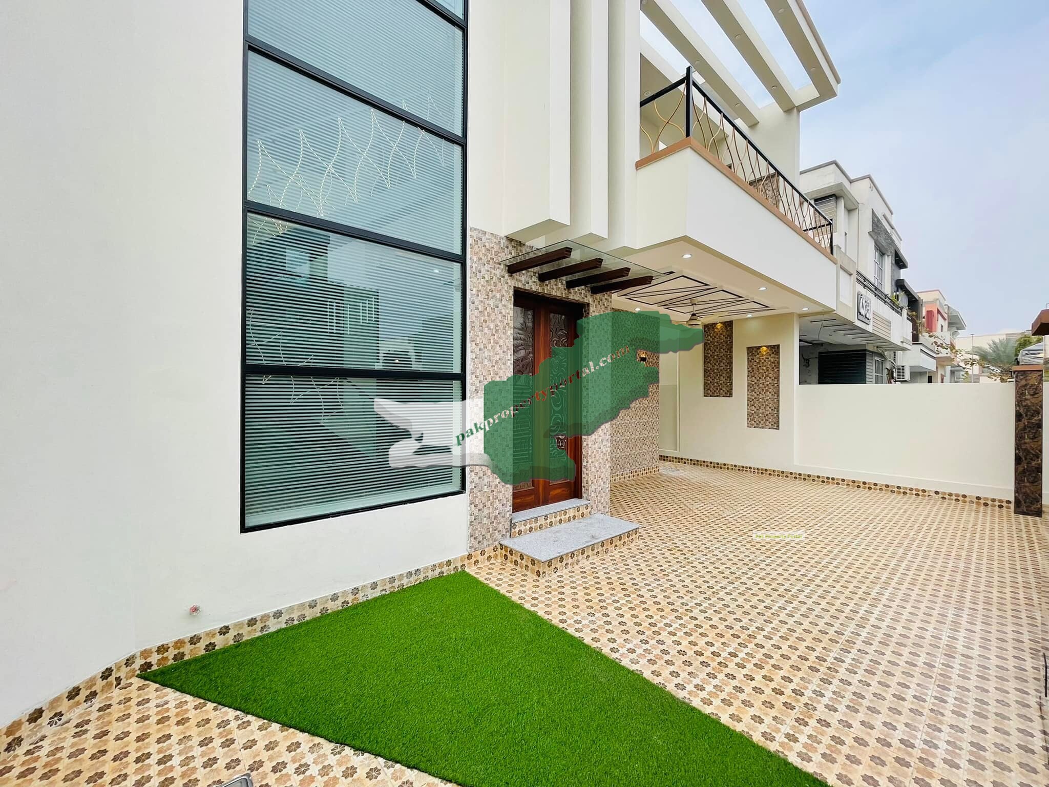 Brand New 10 Marla House located Phase 2, Citi Housing Society Gujranwala.