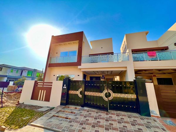 7.5 Marla luxurious house for sale in Buch villas Multan