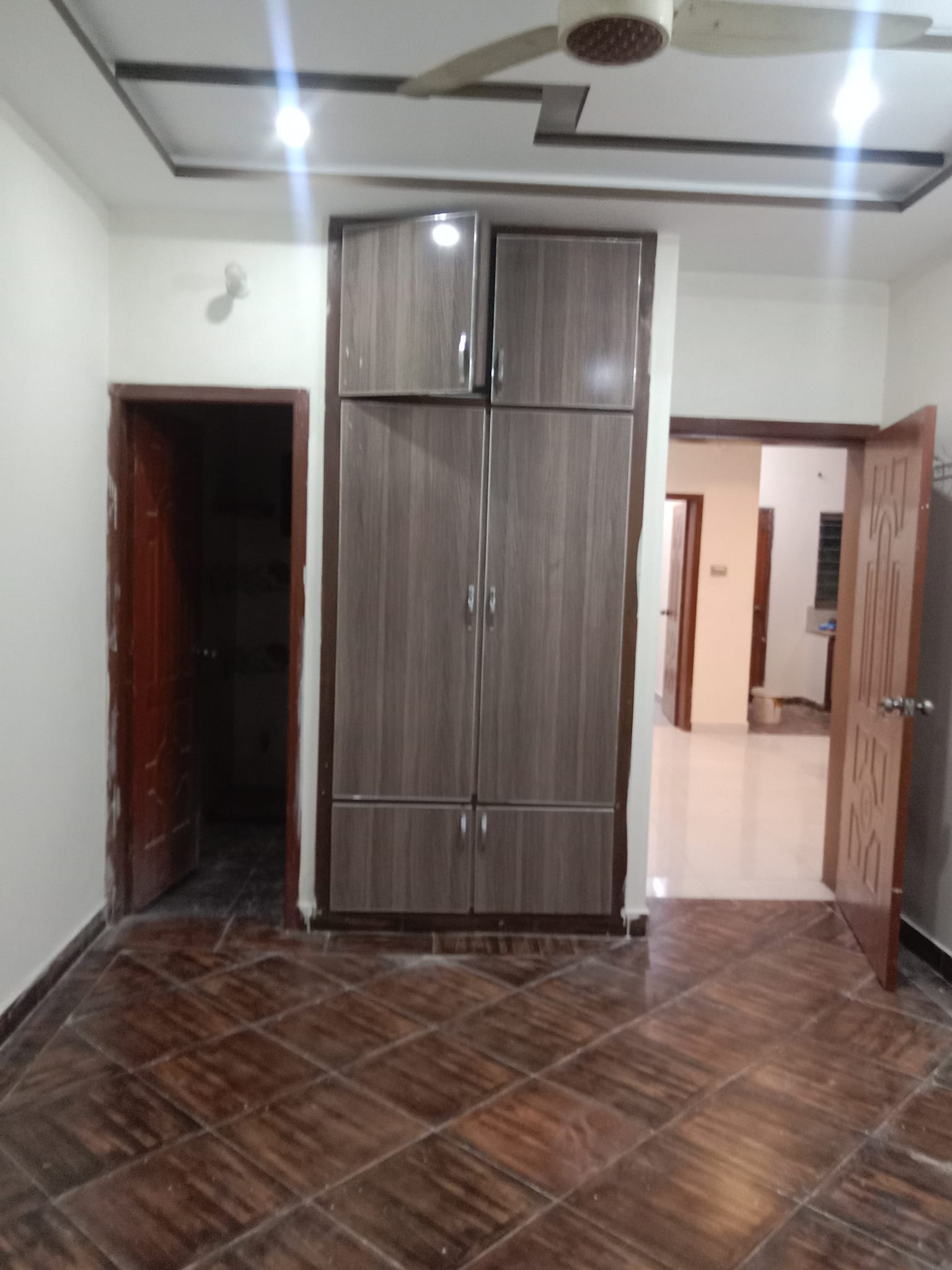 5 Marla upper portion available for rent in Shalimar street no 15 Lahore