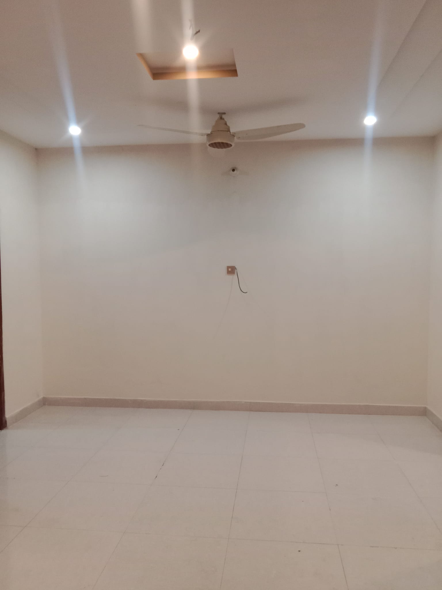 5 Marla upper portion available for rent in Shalimar street no 15 Lahore