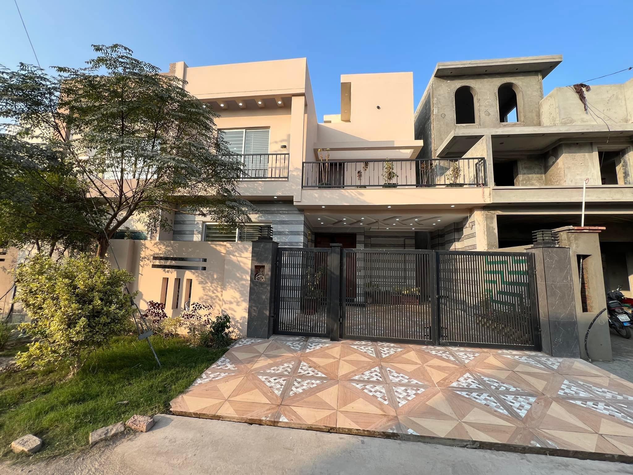 7.5 Marla Modern House Available For Sale In Buch Villas Multan