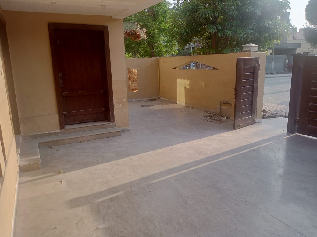 10 Marla Like A New Use House For Sale In Sector C Bahria Town Lahore